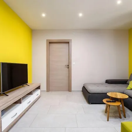 Ulika By Briskva Apartamento *