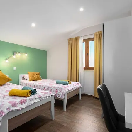 Ulika By Briskva Apartamento *