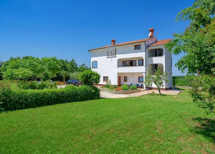 Ulika By Briskva Višnjan