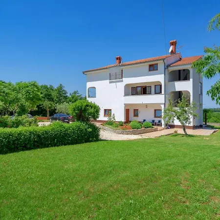 Ulika By Briskva Višnjan