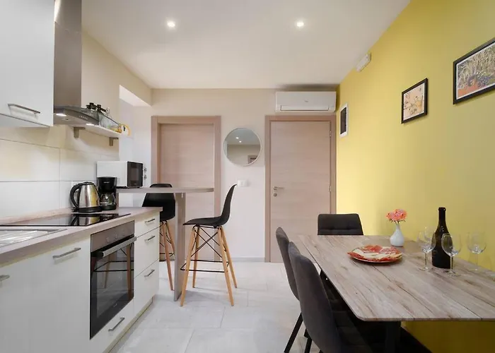 Ulika By Briskva Višnjan